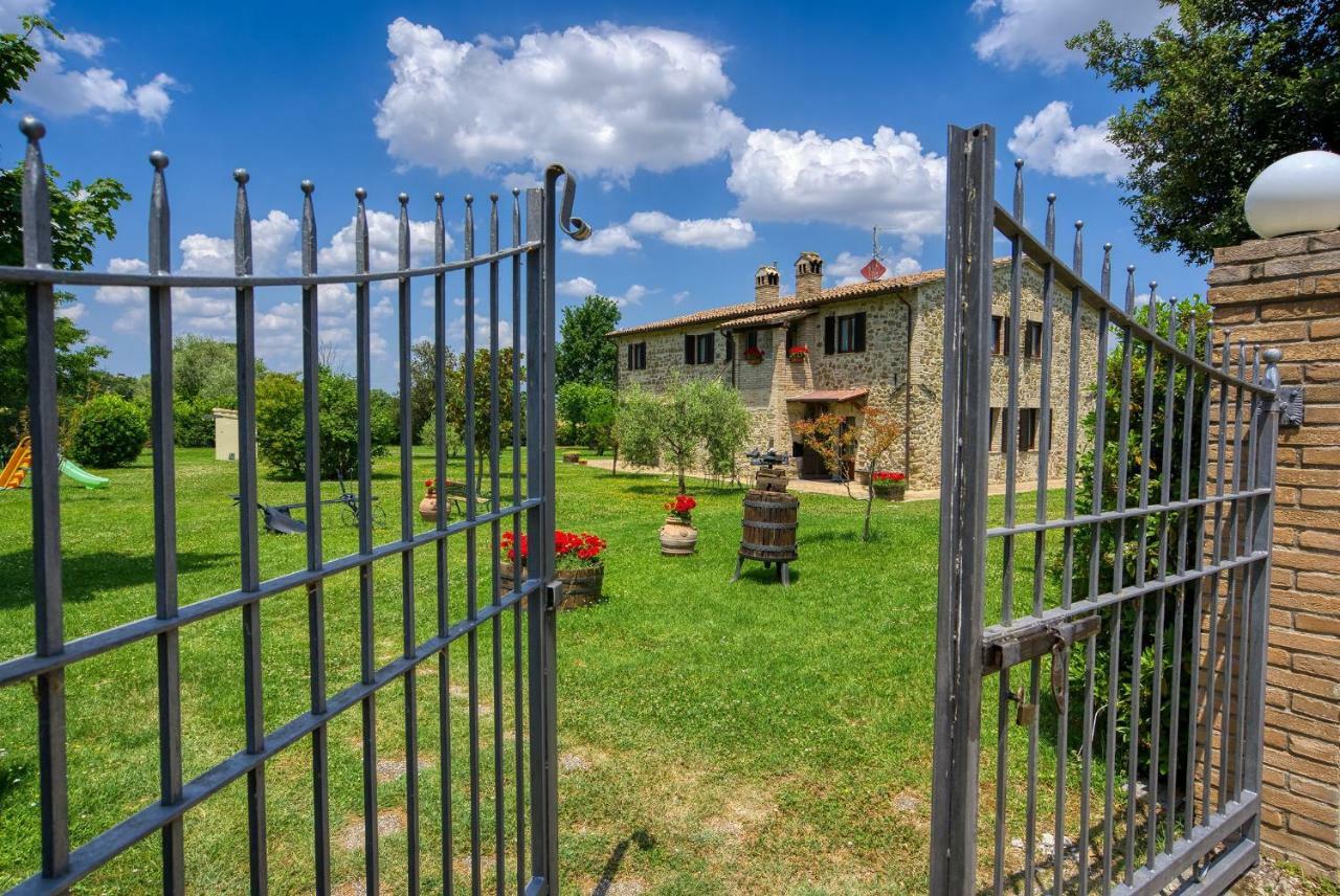 Agriturismo Le Terre Del Casale 아시시 외부 사진